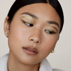 Yeux Paint Ombre à Paupières Scintillant -L:A Bruket || RMS Beauty || REN CLEAN SKINCARE Soldes 1vfr yeux paint scarabeedor carre