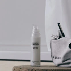 Renewing Day Cream Crème De Jour Anti-Âge -L:A Bruket || RMS Beauty || REN CLEAN SKINCARE Soldes Encart inspi SK Renewing 22 Day 2